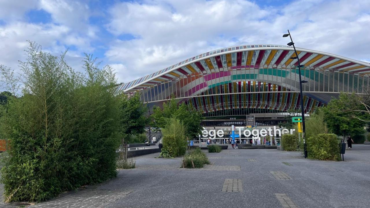 Paradis Express Neuf Face Aux Guillemins Liege Luaran gambar